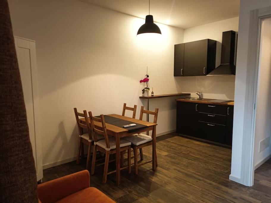 Alloggio Delizioso Domodossola Rooms Luaran gambar
