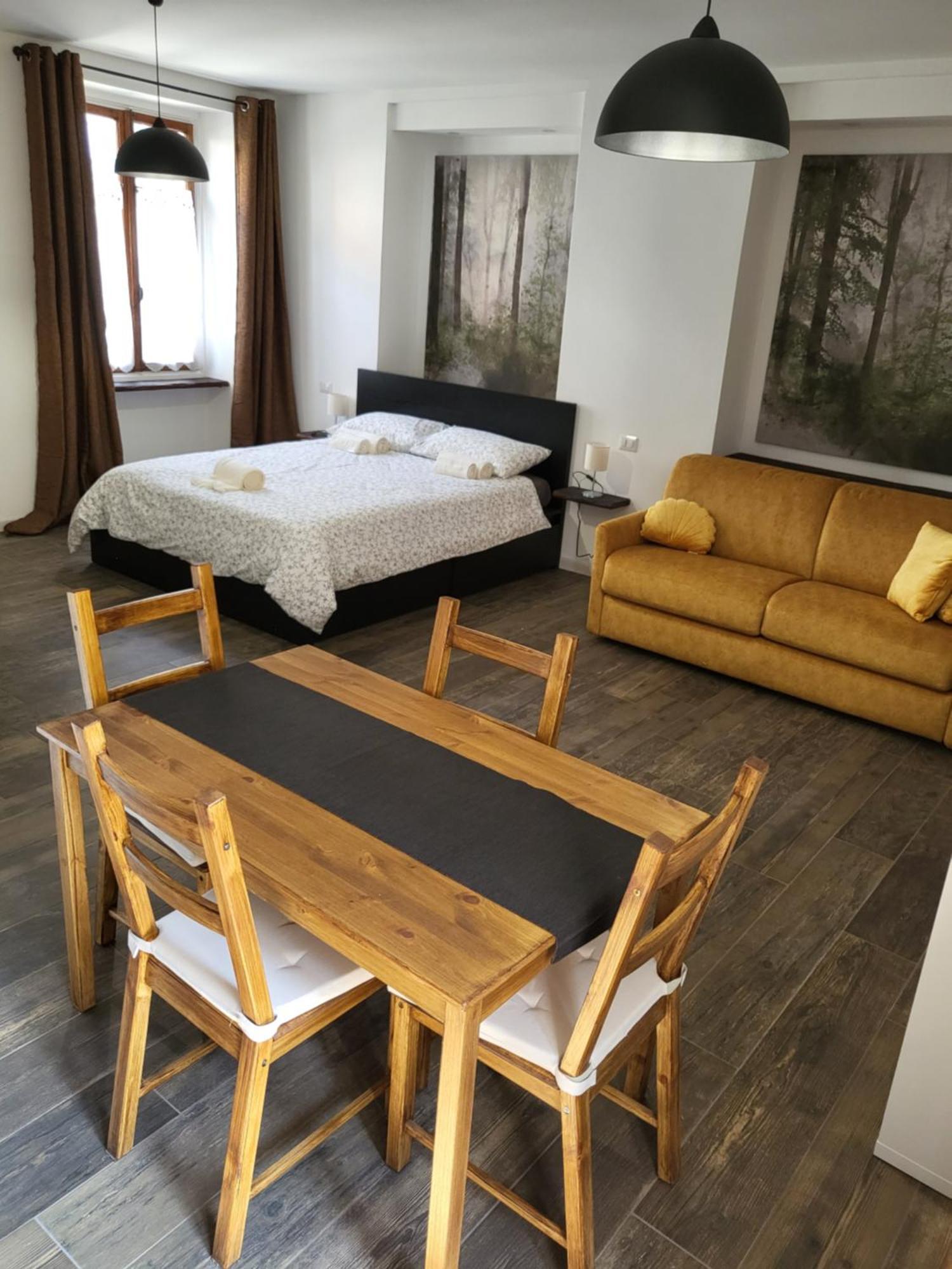 Alloggio Delizioso Domodossola Rooms Luaran gambar