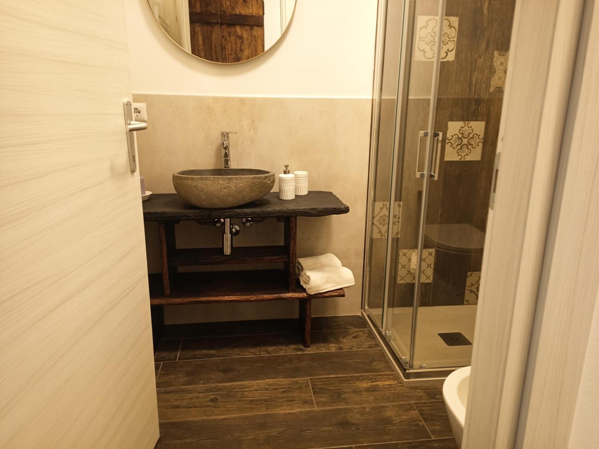 Alloggio Delizioso Domodossola Rooms Luaran gambar