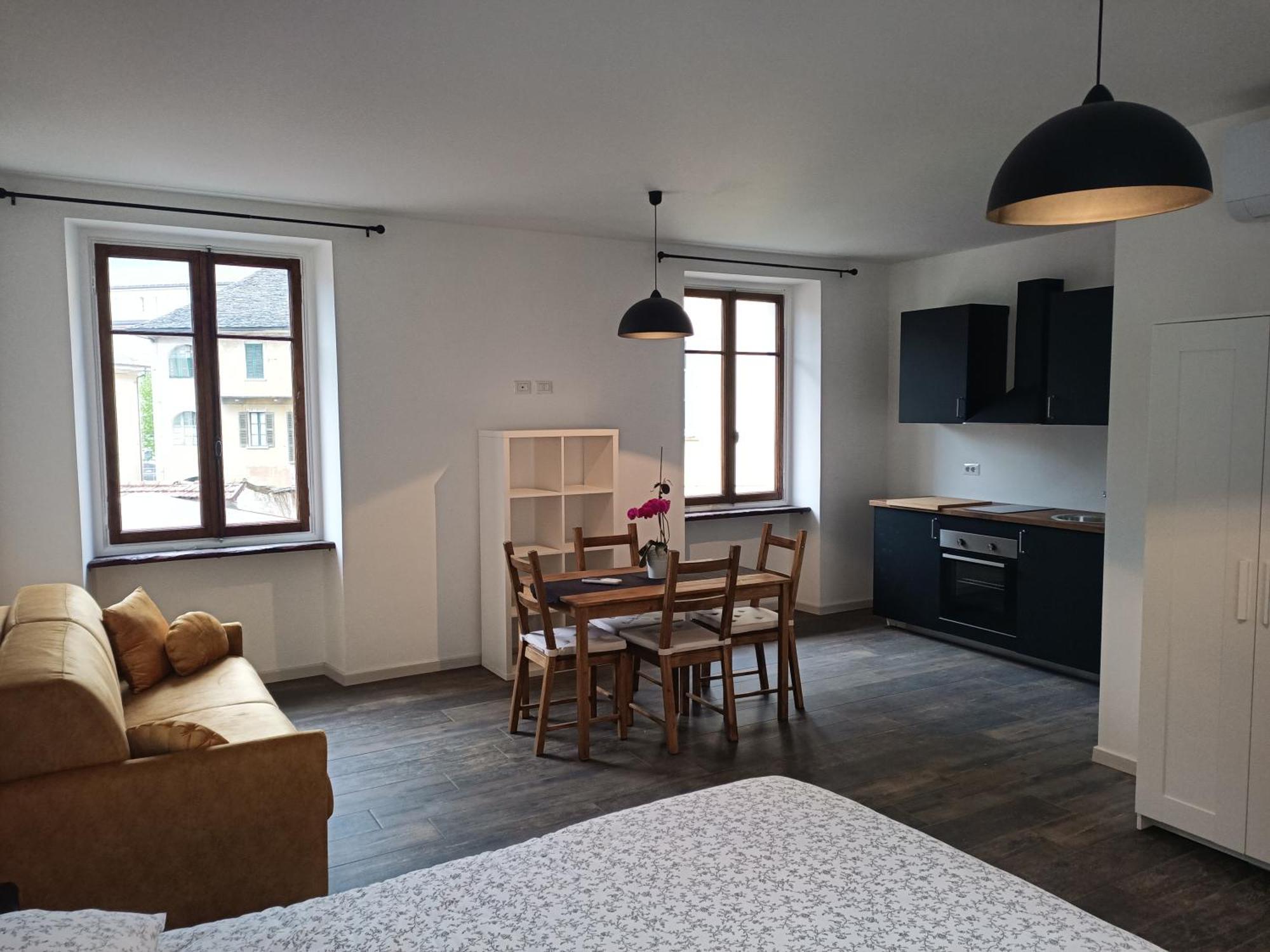 Alloggio Delizioso Domodossola Rooms Luaran gambar
